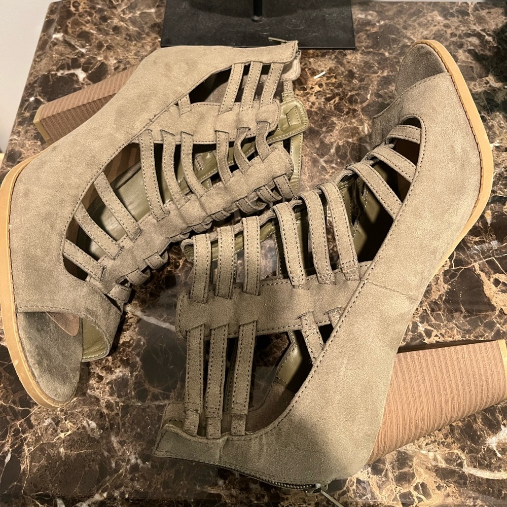 Green Guess shoes